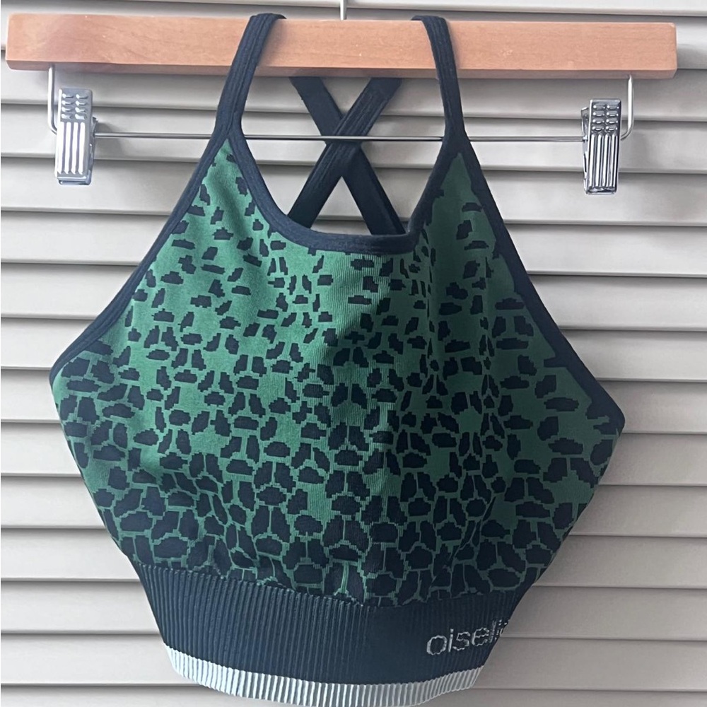 Oiselle Black and Green Patterned Apparel